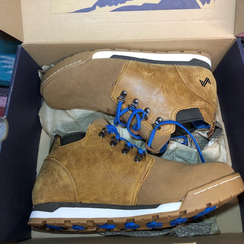 NWT Forsake Freestyle Slip on Boot